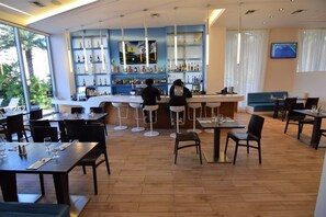 House | Restaurant