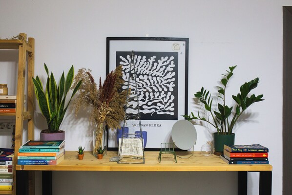 المنشأة من الداخل