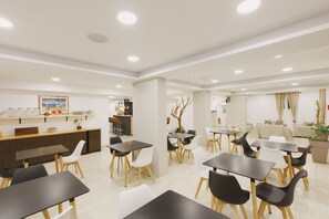Dining - Aragia (One bedroom apartment with Sea & Village View ) (Poros , Cephalonia)