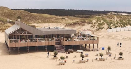 Maison d'été confortable et nouvelle à 5 minutes à pied de la plage et de la mer!