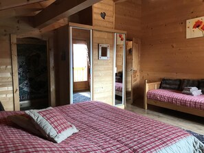 4 soverom, safe på rommet, strykejern/-brett og wi-fi (inkludert)