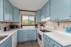 Fridge, microwave, oven, stovetop - 4752- Canopy Retreat, Cute, cozy Kitty Hawk cottage with ocean views, (Kitty Hawk)
