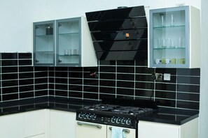 Sebuah peti sejuk di kawasan bersama 