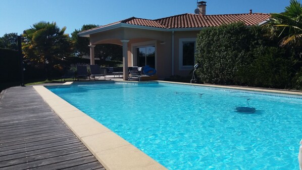 Indoor pool, outdoor pool