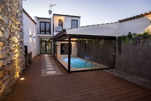 Innenpool, beheizter Pool