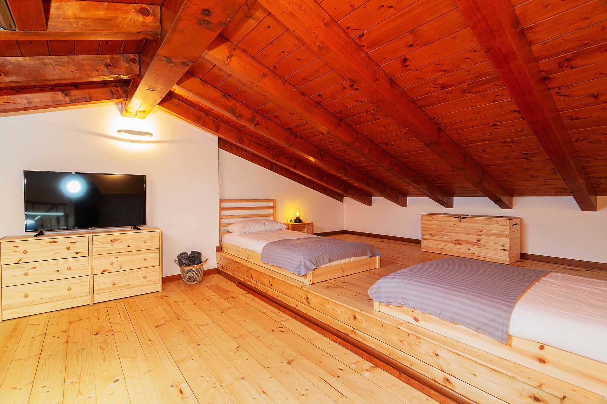 2 chambres, fer et planche à repasser, lit parapluie, Wi-Fi gratuit