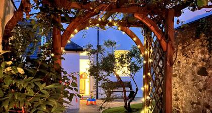 Delightful 4 bedroom detached cottage in the centre of Porlock Village