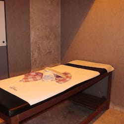 Sauna, hot tub, Turkish bath/hammam, body treatments
