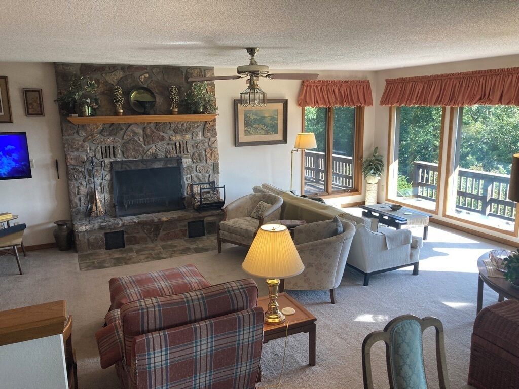 Televisio, takka, DVD-soitin