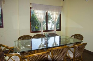 高级顶层房 | 客房内用餐