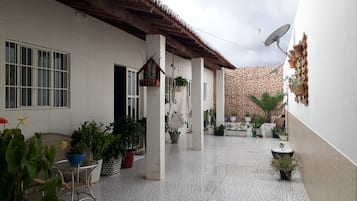 Khuôn viên nơi lưu trú