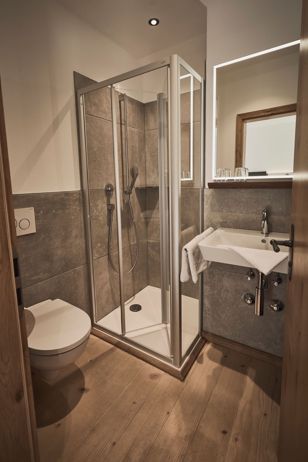 economy room | bathroom | eco-friendly toiletries, hair dryer, towels