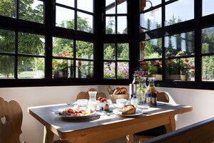 包含每日全套早餐