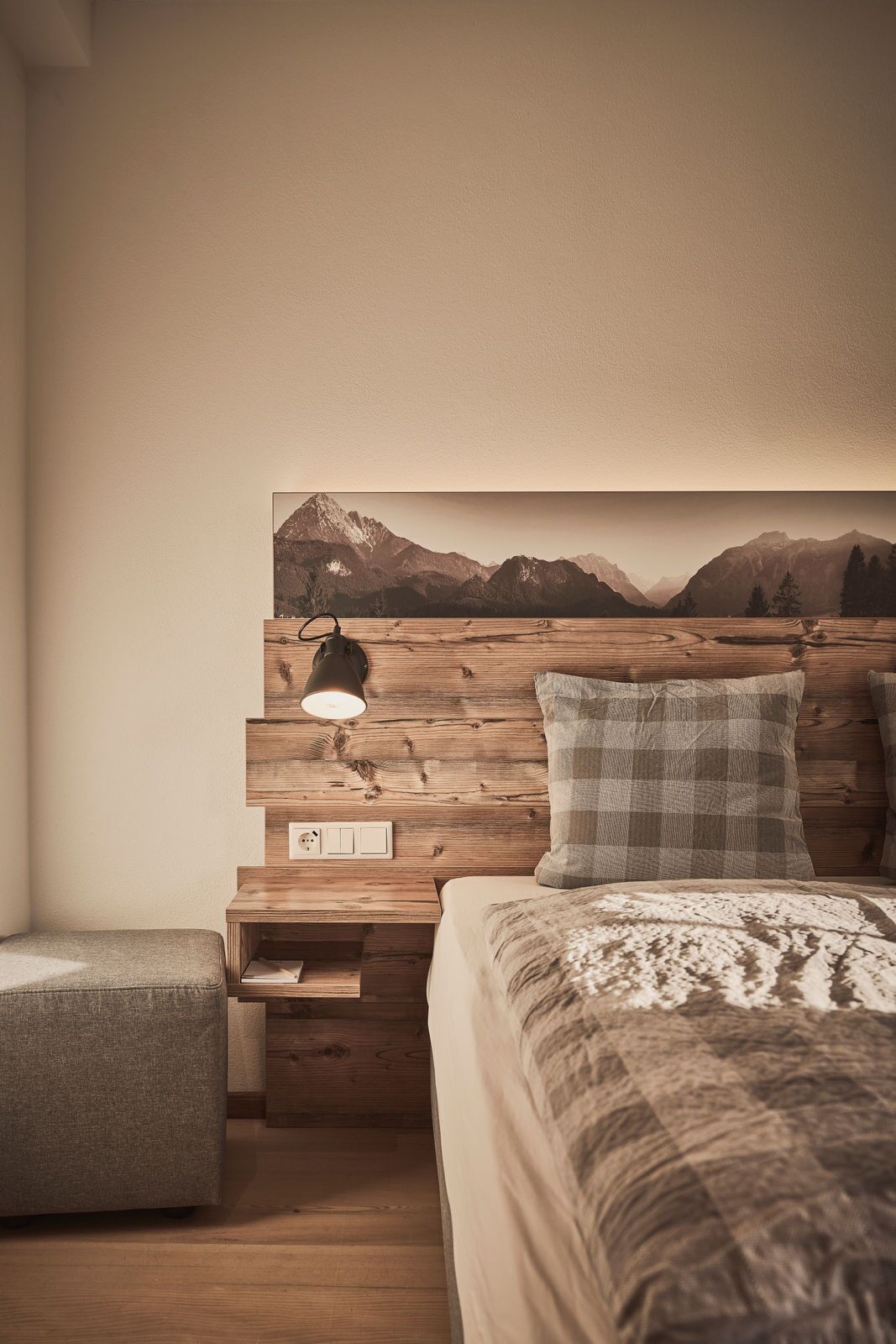 economy room | 1 bedroom, hypo-allergenic bedding, in-room safe, desk