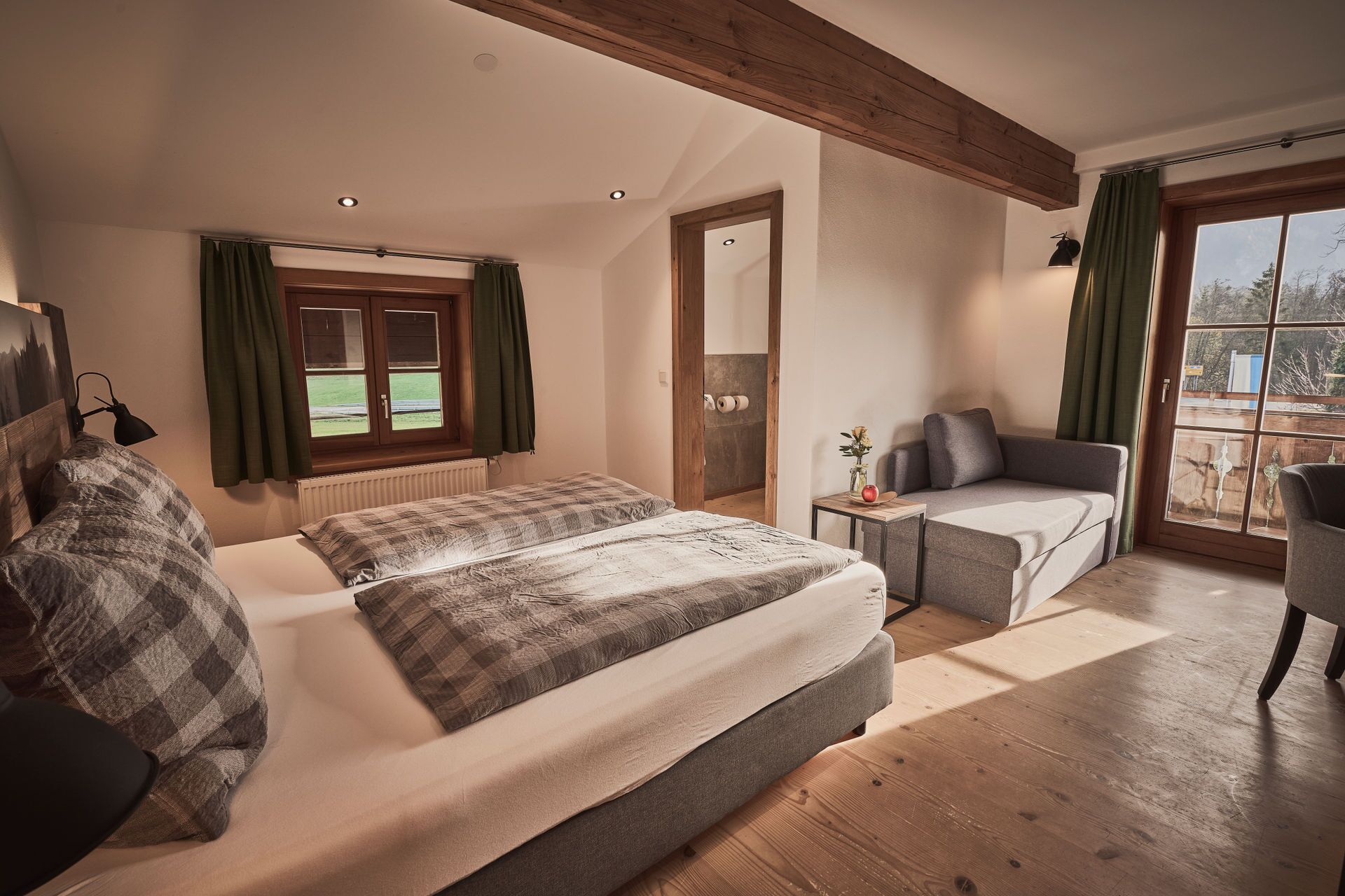 standard room | 1 bedroom, hypo-allergenic bedding, in-room safe, desk