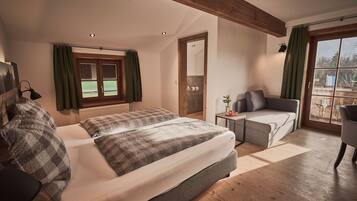 Habitación estándar | Ropa de cama hipoalergénica, caja fuerte, escritorio y cortinas opacas