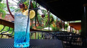 Outdoor dining - (102)Beautiful Apartment in Landmark Cotswold Grade II Listed Georgian House -  (Nailsworth)