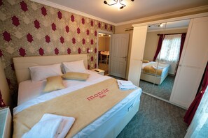 Royal Apartment, Mountain View | Premium bedding, desk, laptop workspace, blackout curtains - Monoir Suite (Çaykara)