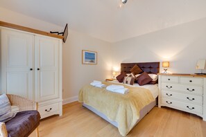 3 chambres, fer et planche à repasser, Wi-Fi, literie fournie