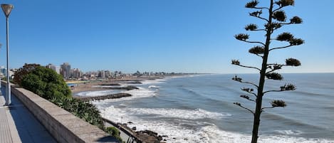 Beach nearby, white sand, 17 beach bars