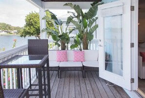 Outdoor dining - Luxury Resort style living in a modern condo on the waterfront, sunset views (St. Petersburg)