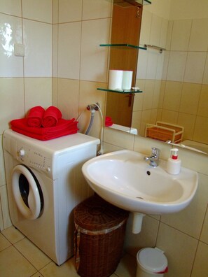 Bathroom - APARTMENT ROKO ,PULA (Pula)