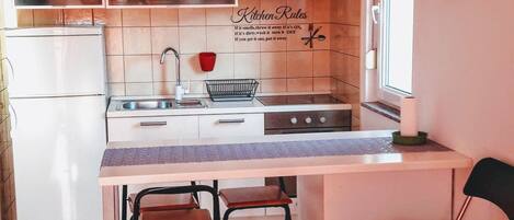 Réfrigérateur, cafetière/bouilloire