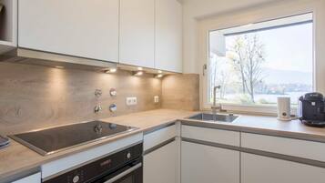 Een koelkast, een oven, een vaatwasser