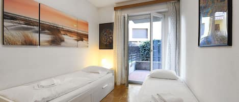 2 chambres, fer et planche à repasser, Wi-Fi gratuit, draps fournis