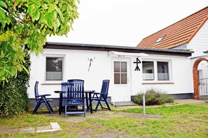 Unclassified image, 2 of 24, button