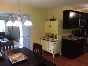Interior - 'Dood's Ranch', cozy mountain cottage on horse farm in Waynesville! (Waynesville)