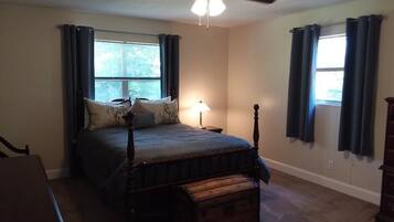 3 quartos, ferros/tábuas de passar roupa, Wi-Fi, roupa de cama