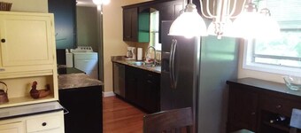 'Dood's Ranch', cozy mountain cottage on horse farm in Waynesville!