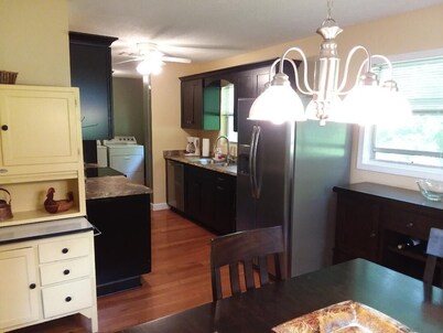 'Dood's Ranch', cozy mountain cottage on horse farm in Waynesville!