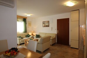 TV - Apartment Bensak (10036-A1) - Klimno - island Krk (Klimno - island Krk)