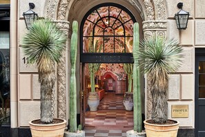 Property entrance - Downtown Los Angeles Proper Hotel, a Member of Design Hotels (Los Angeles)