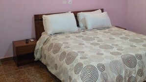 Interior detail - Jim's Park Hôtel (Gagnoa)