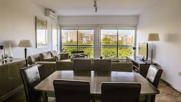 Business Apartment, 3 Bedrooms, Park View | Living room | Flat-screen TV