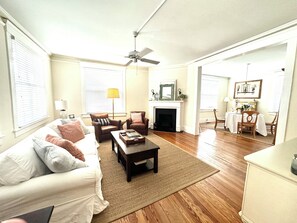 Smart TV, DVD player