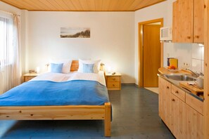 1 bedroom, in-room safe, WiFi, bed sheets