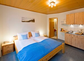 1 bedroom, in-room safe, WiFi, bed sheets