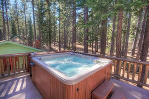 Spa - Hawk's View Hideaway (South Lake Tahoe)