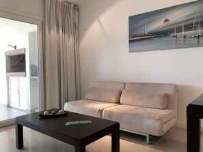 Apartment, Courtyard View | Living room - Departamento en Greenpark (Punta Ballena)