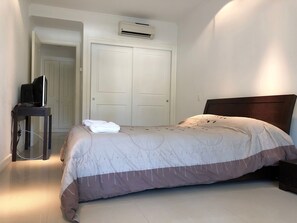 Apartment, Courtyard View | In-room safe, individually decorated, individually furnished - Departamento en Greenpark (Punta Ballena)