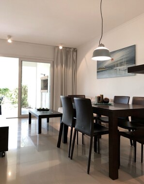 Apartment, Courtyard View | In-room dining - Departamento en Greenpark (Punta Ballena)