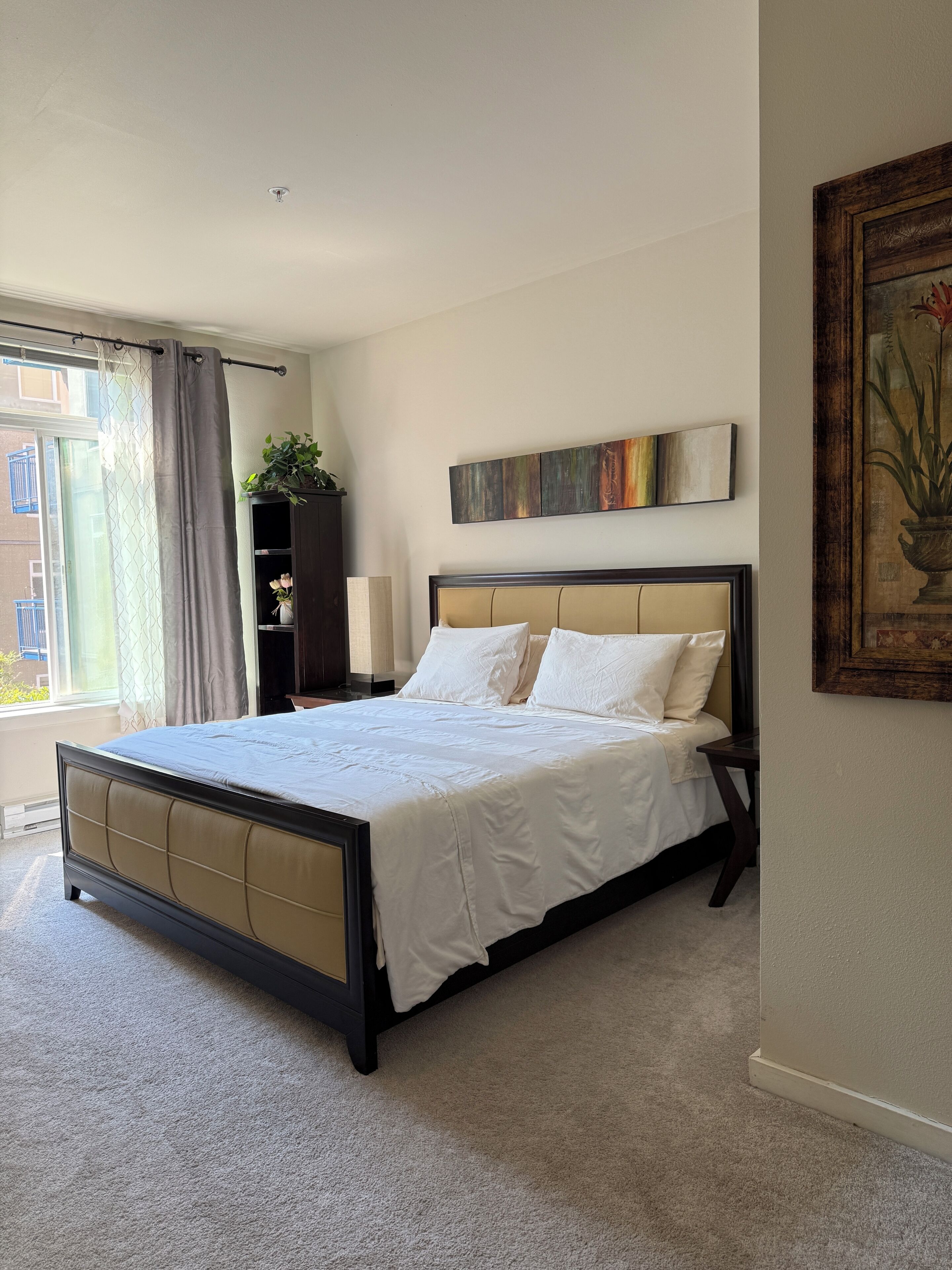 2 Schlafzimmer, Schreibtisch, Bügeleisen/Bügelbrett, Reisekinderbett