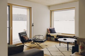 Stereo - Ferienwohnung MAX - 1-4 Personen, 2 separate Schlafzimmer, 88 qm, Terrasse, Erdgeschoss (Chieming)