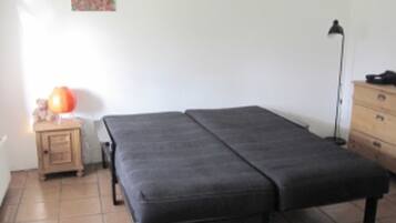 2 Schlafzimmer, Reisekinderbett, Bettwäsche