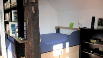 2 Schlafzimmer, Reisekinderbett, Bettwäsche