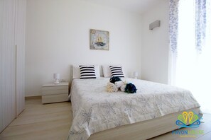 2 chambres, fer et planche à repasser, lit parapluie, Wi-Fi gratuit